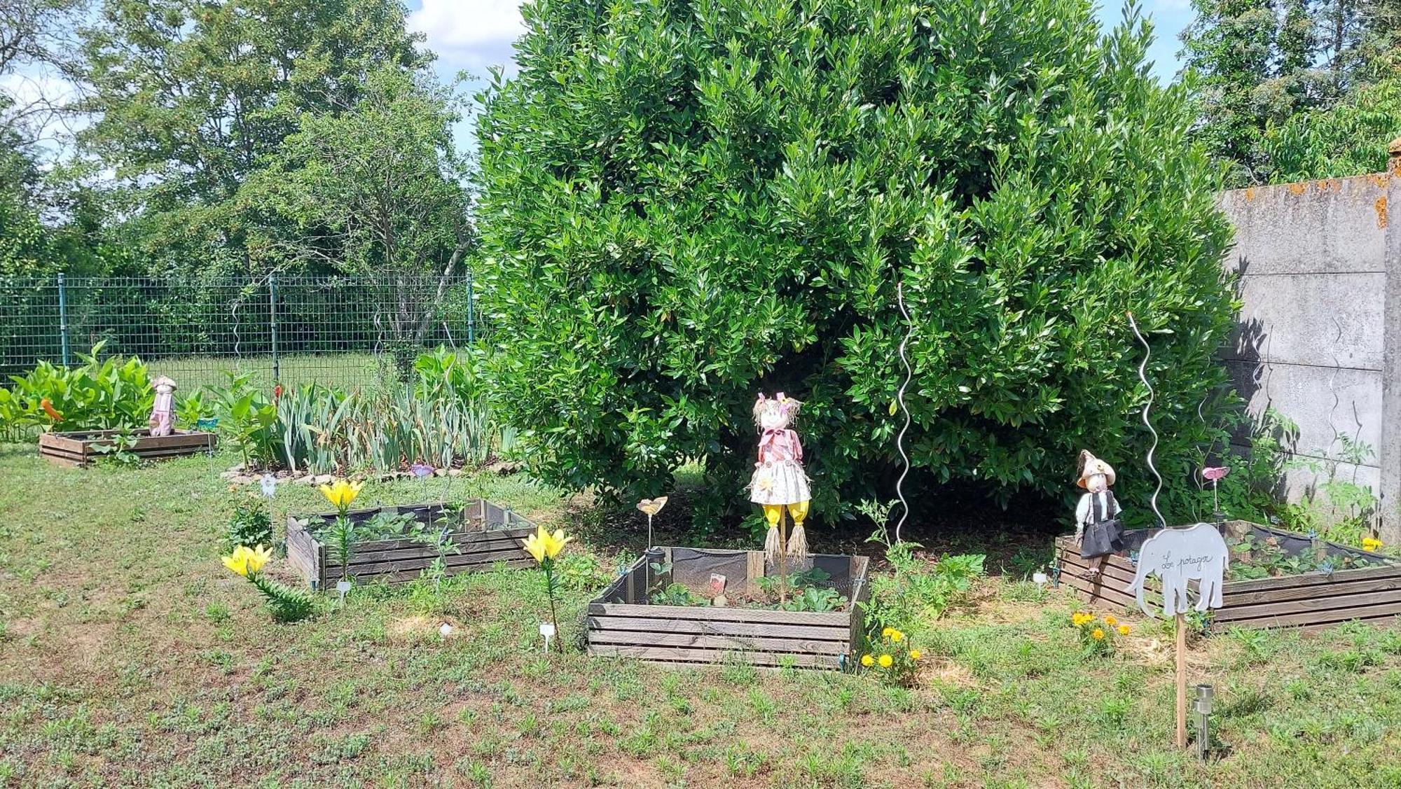 Gite Amanala Poitou Saint-Genest-d'Ambiere ภายนอก รูปภาพ